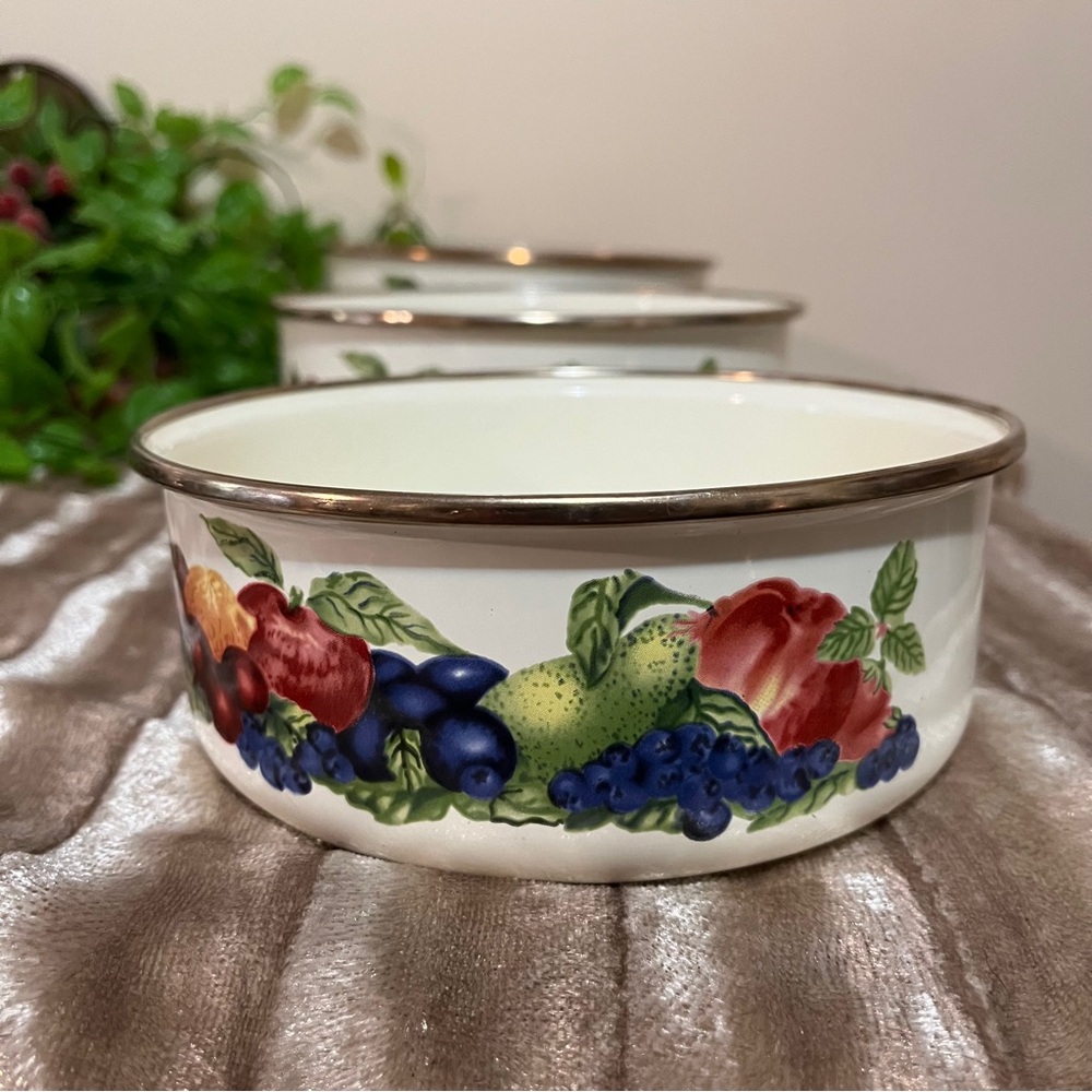 3 BOWLS Vitroceramic NESTING NWOT VTG White, Silver Rim Vibrant Colored Fruit